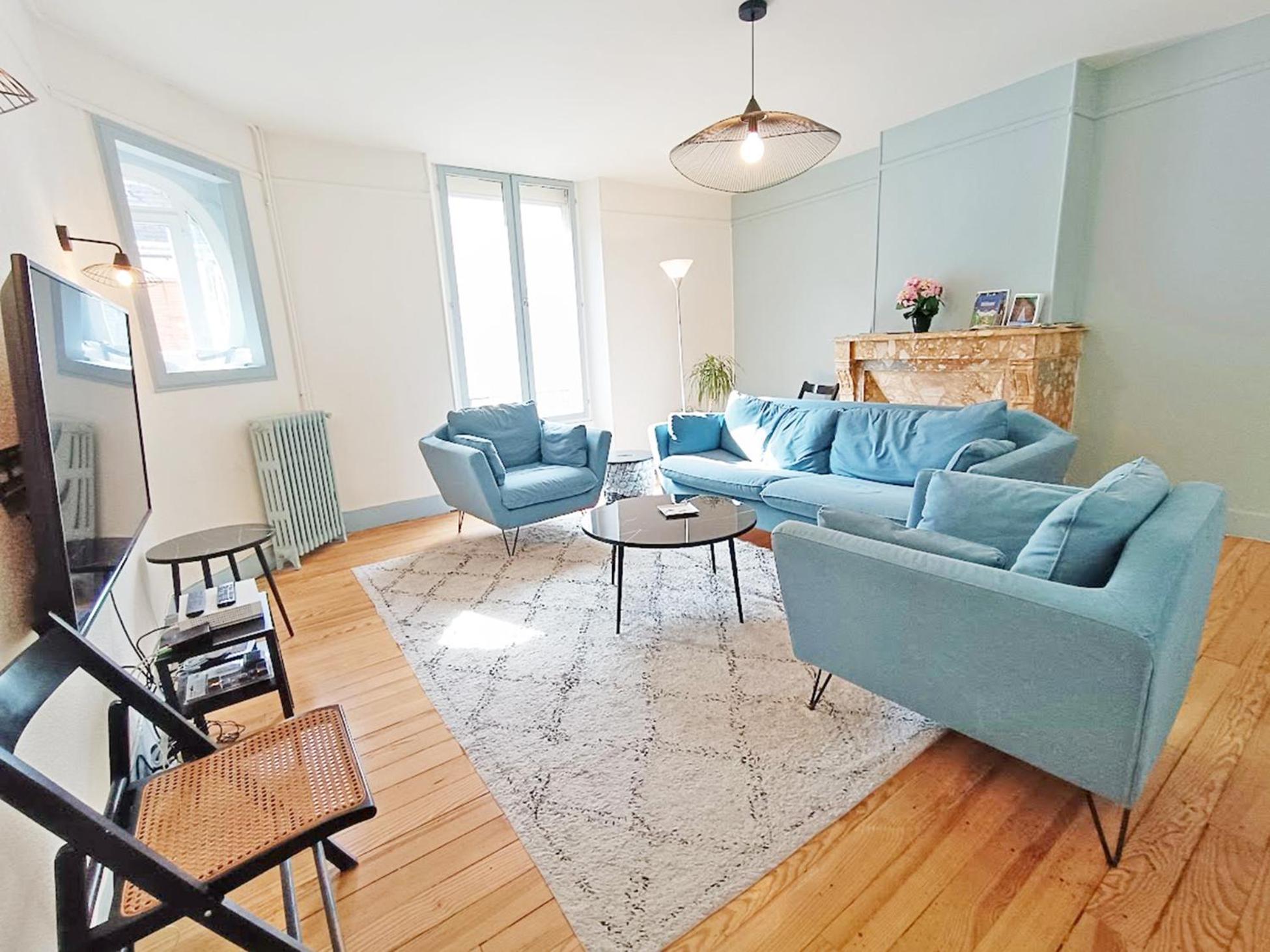 Alphonse 52, Grand T4, Terrasse, Wifi, 6 Personnes * Bagnères-de-Luchon